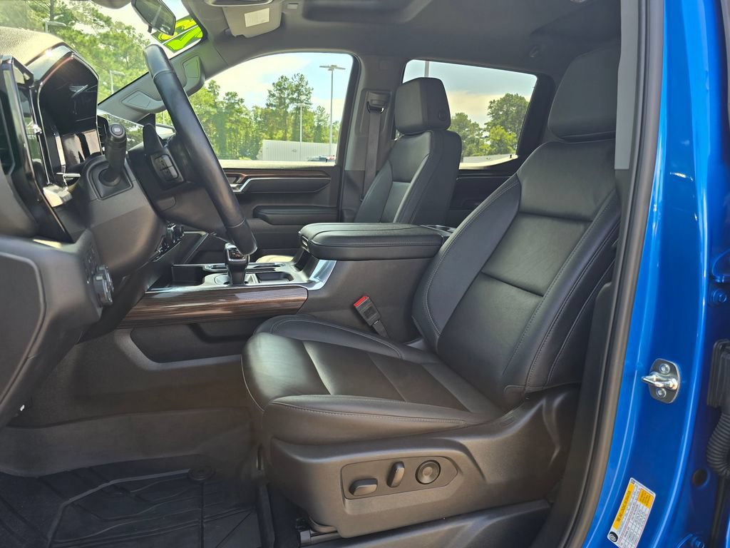 Used 2025 Chevrolet Silverado 1500 LT Trail Boss w/ Convenience Package II AWD/4WD image 9