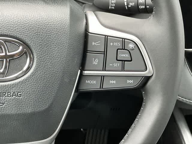 New 2024 Toyota Highlander XLE AWD/4WD image 10