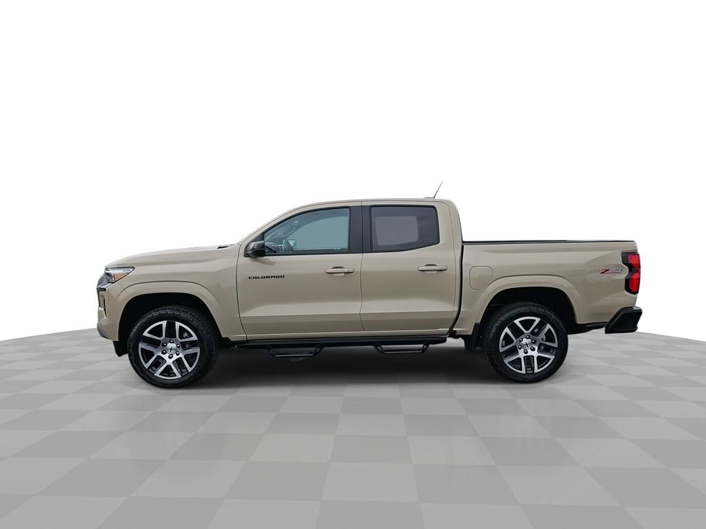 Used 2023 Chevrolet Colorado Z71 w/ Z71 Convenience Package 2 AWD/4WD image 5