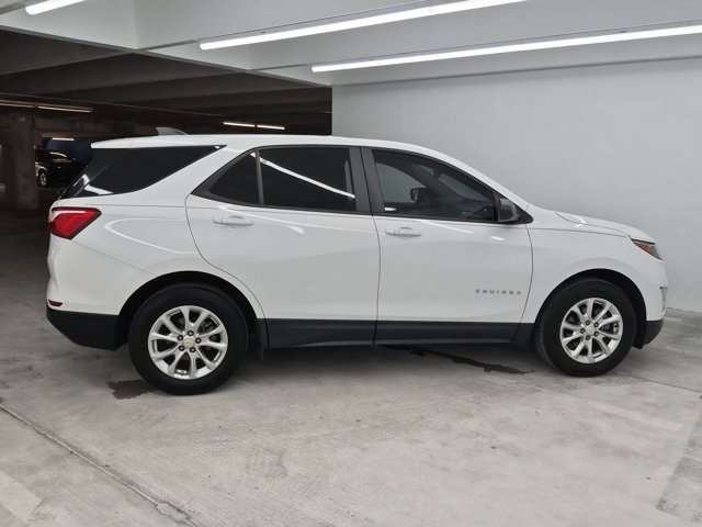 Used 2020 Chevrolet Equinox LS w/ LS Convenience Package FWD image 4