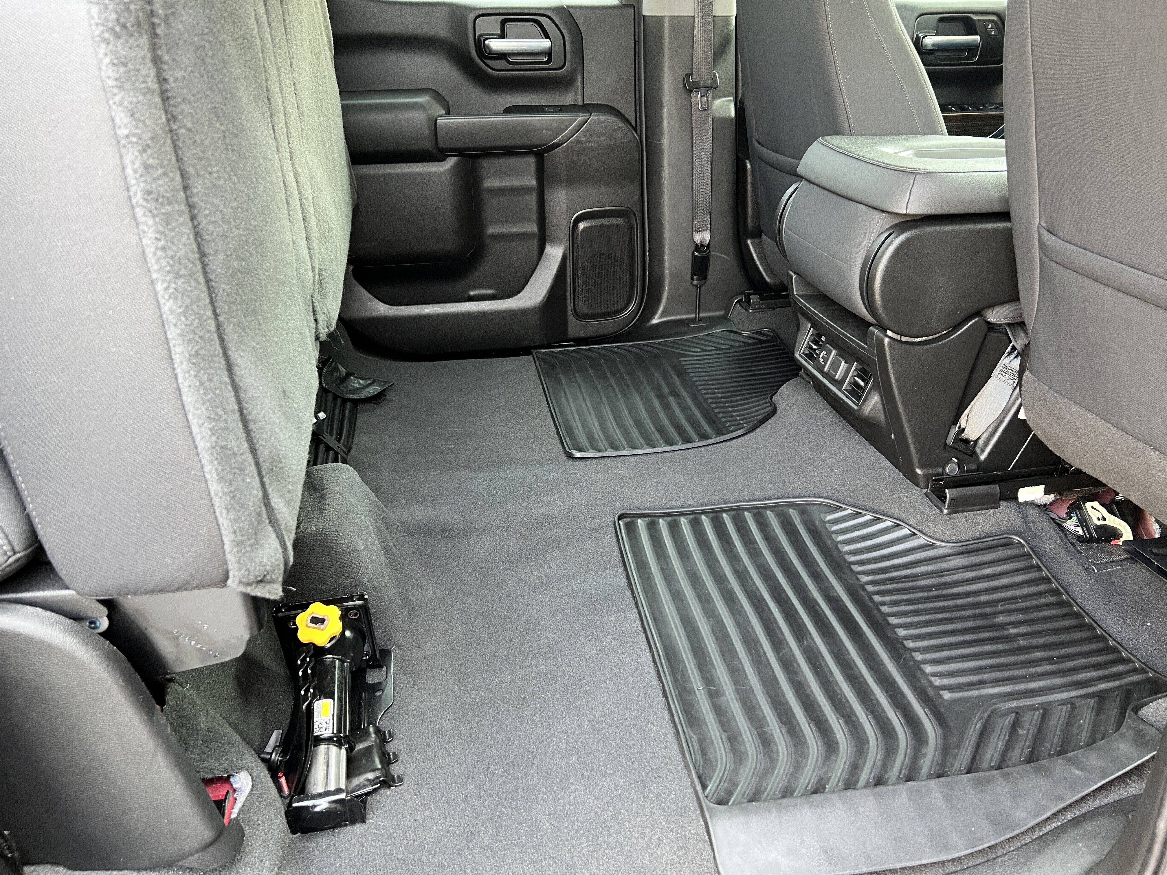 Used 2021 Chevrolet Silverado 1500 LT w/ Z71 Off-Road Package AWD/4WD image 19