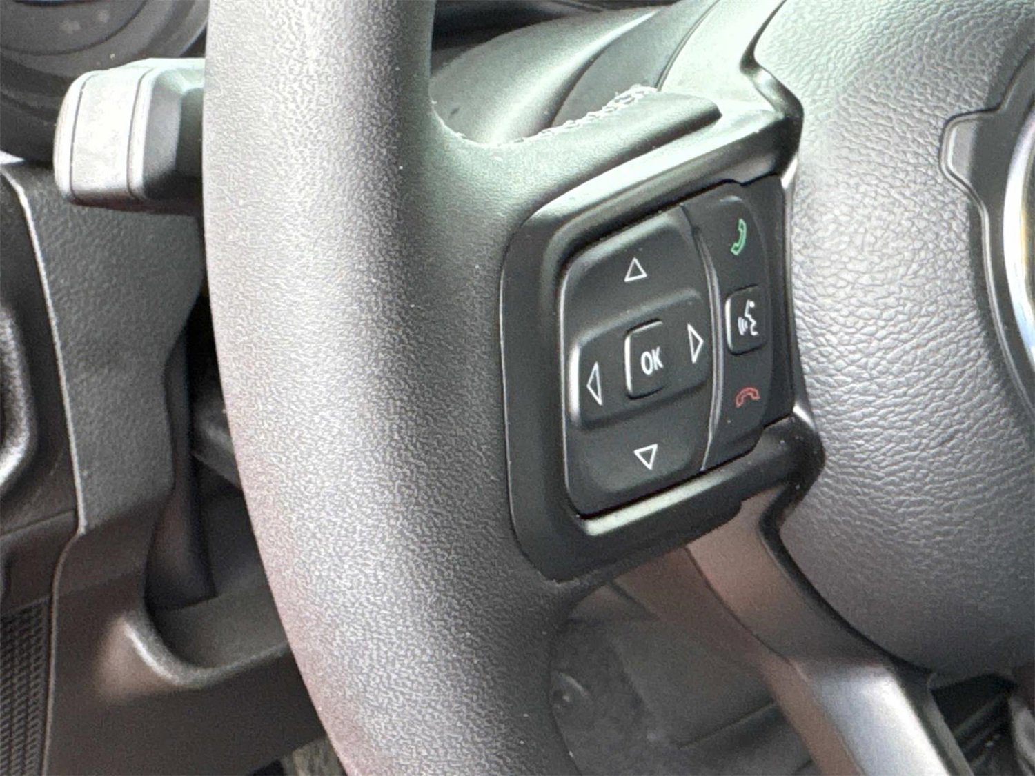 Used 2025 Jeep Gladiator Sport image 24