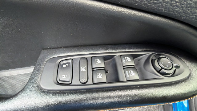 Used 2019 Jeep Compass Latitude w/ Cold Weather Group AWD/4WD image 16