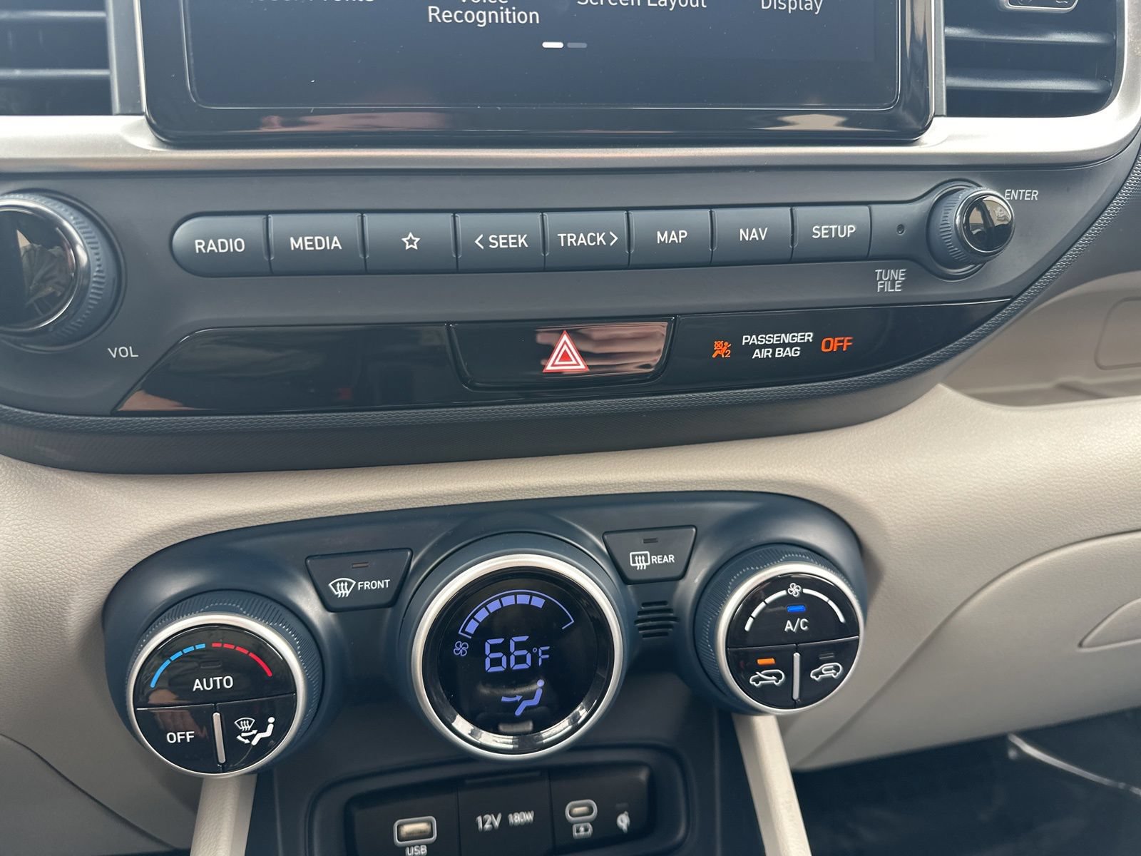 Used 2025 Hyundai Venue Limited FWD image 52