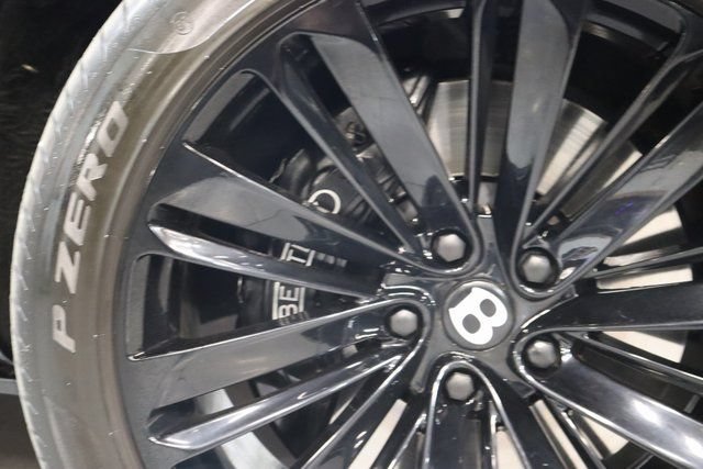 Used 2021 Bentley Bentayga Speed AWD/4WD image 3
