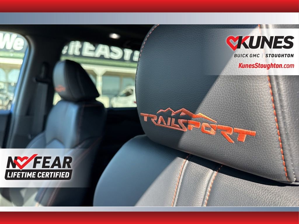 Used 2025 Honda Pilot TrailSport image 24