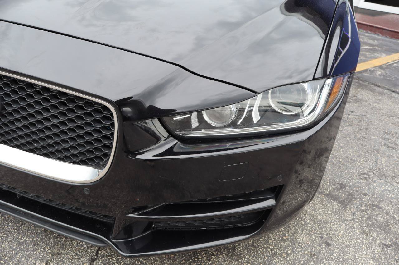 Used 2018 Jaguar XE Prestige RWD image 37