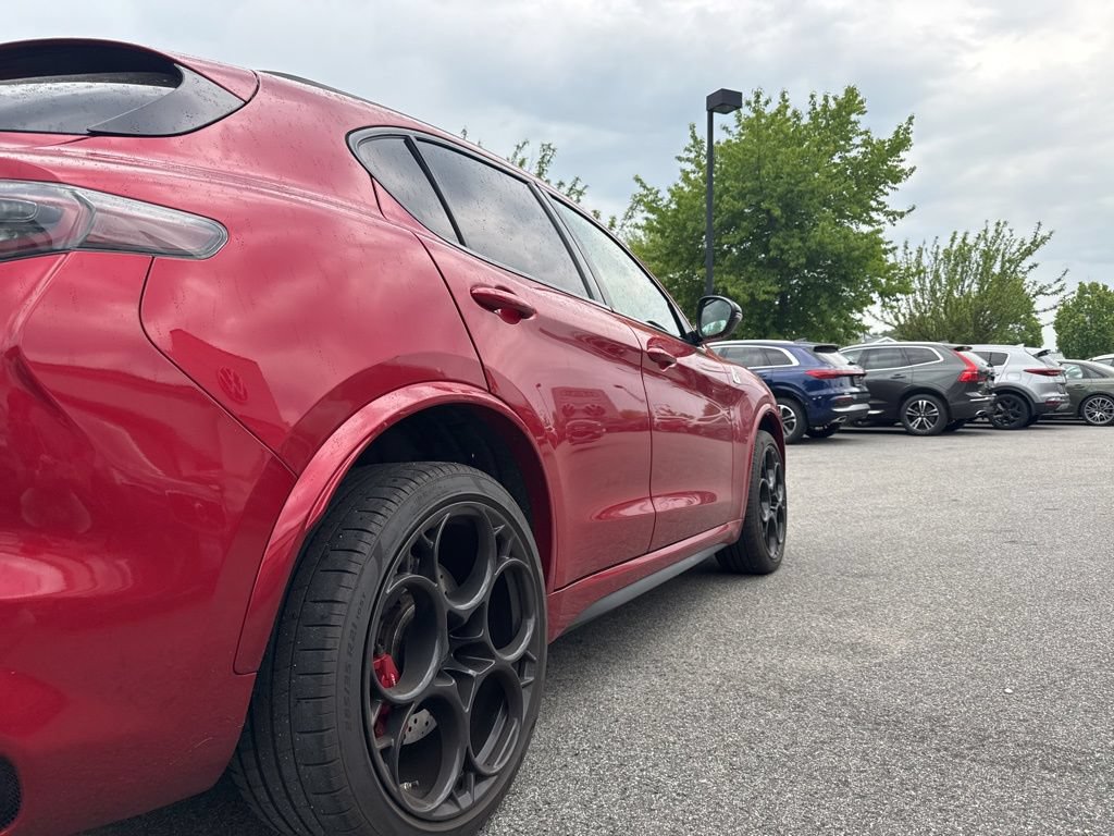 Used 2024 Alfa Romeo Stelvio Quadrifoglio w/ Active Assist Plus Package AWD/4WD image 5