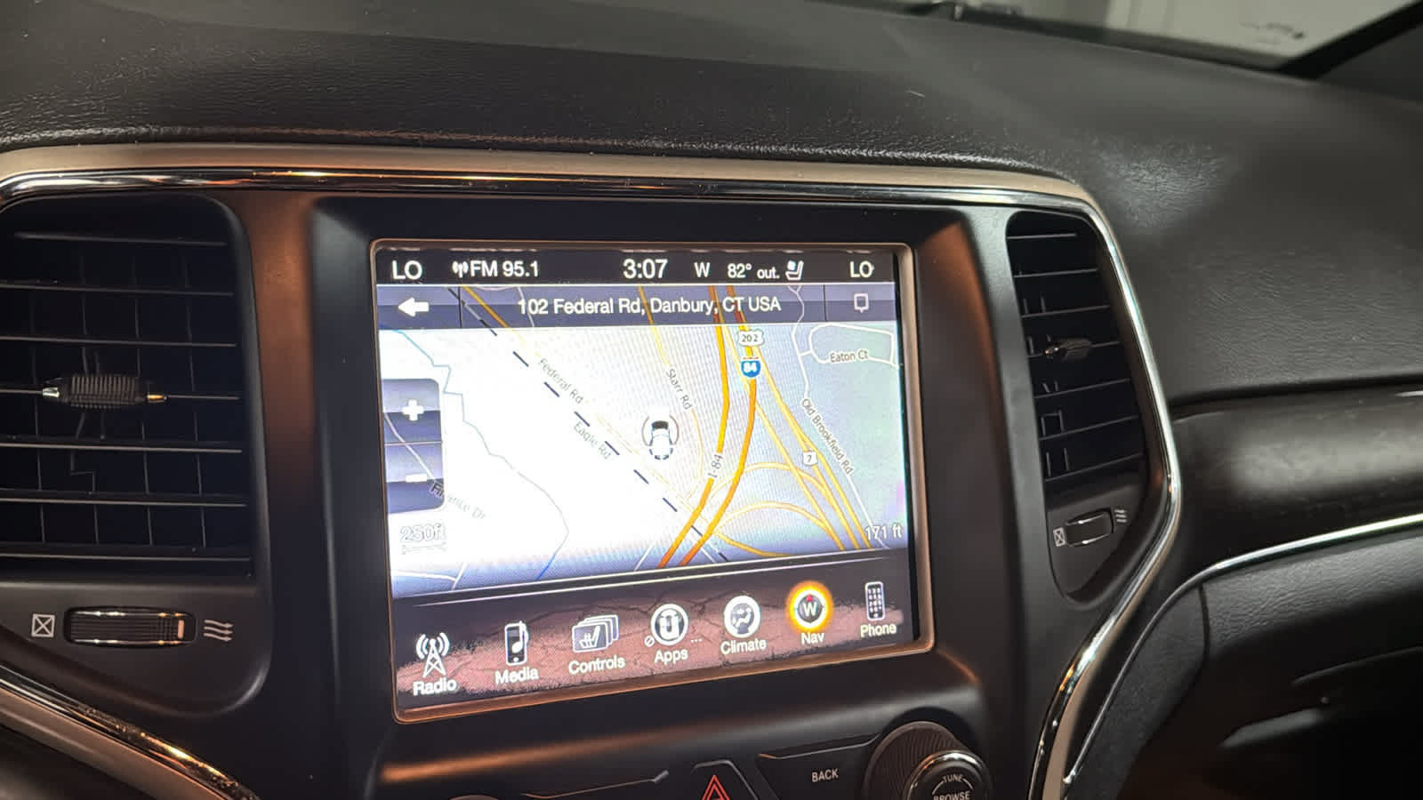 Used 2014 Jeep Grand Cherokee Limited w/ Luxury Group II AWD/4WD image 15