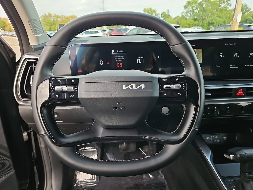 Certified 2026 Kia Sorento LX FWD image 19