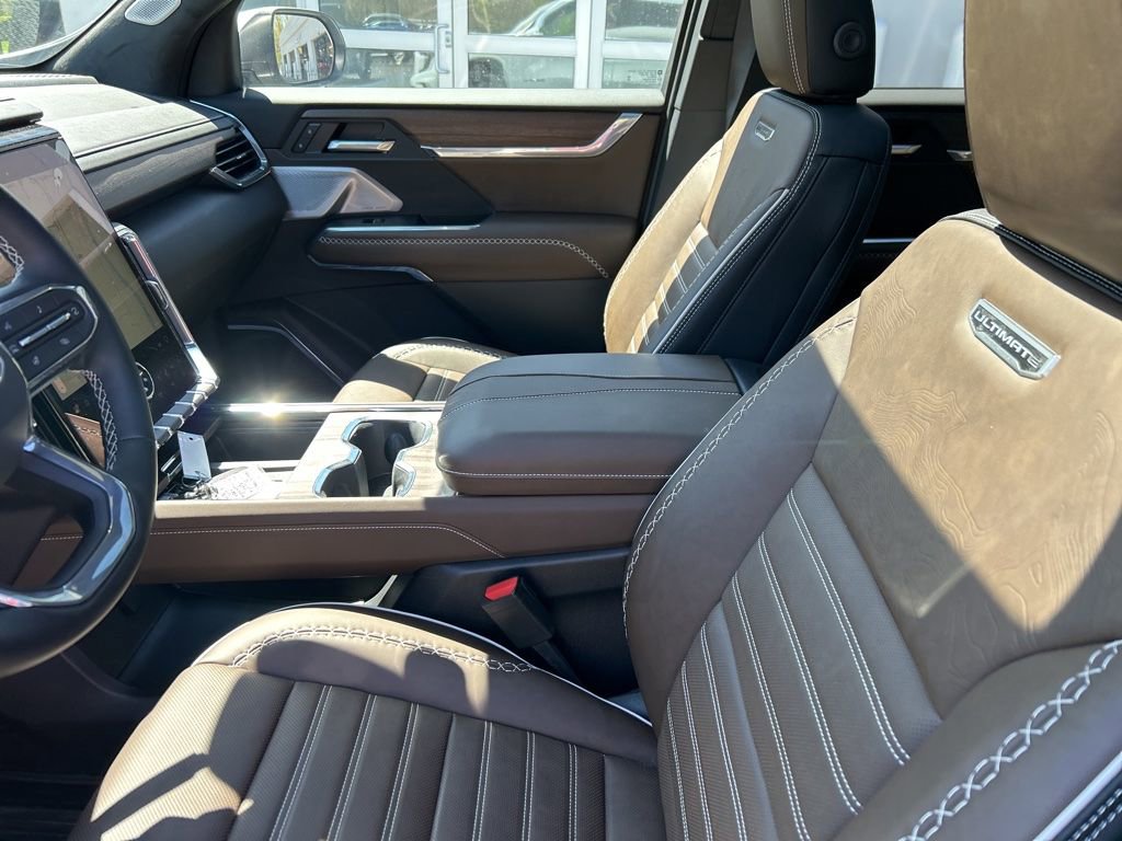 Used 2026 GMC Acadia Denali Ultimate w/ LPO, Floor Liner Package AWD/4WD image 11