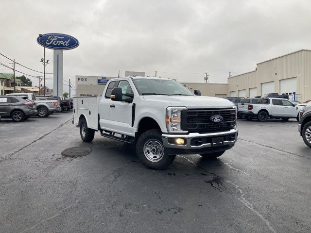 New 2027 Ford F250 XL w/ XL Off-Road 33" Tire Package AWD/4WD image 2