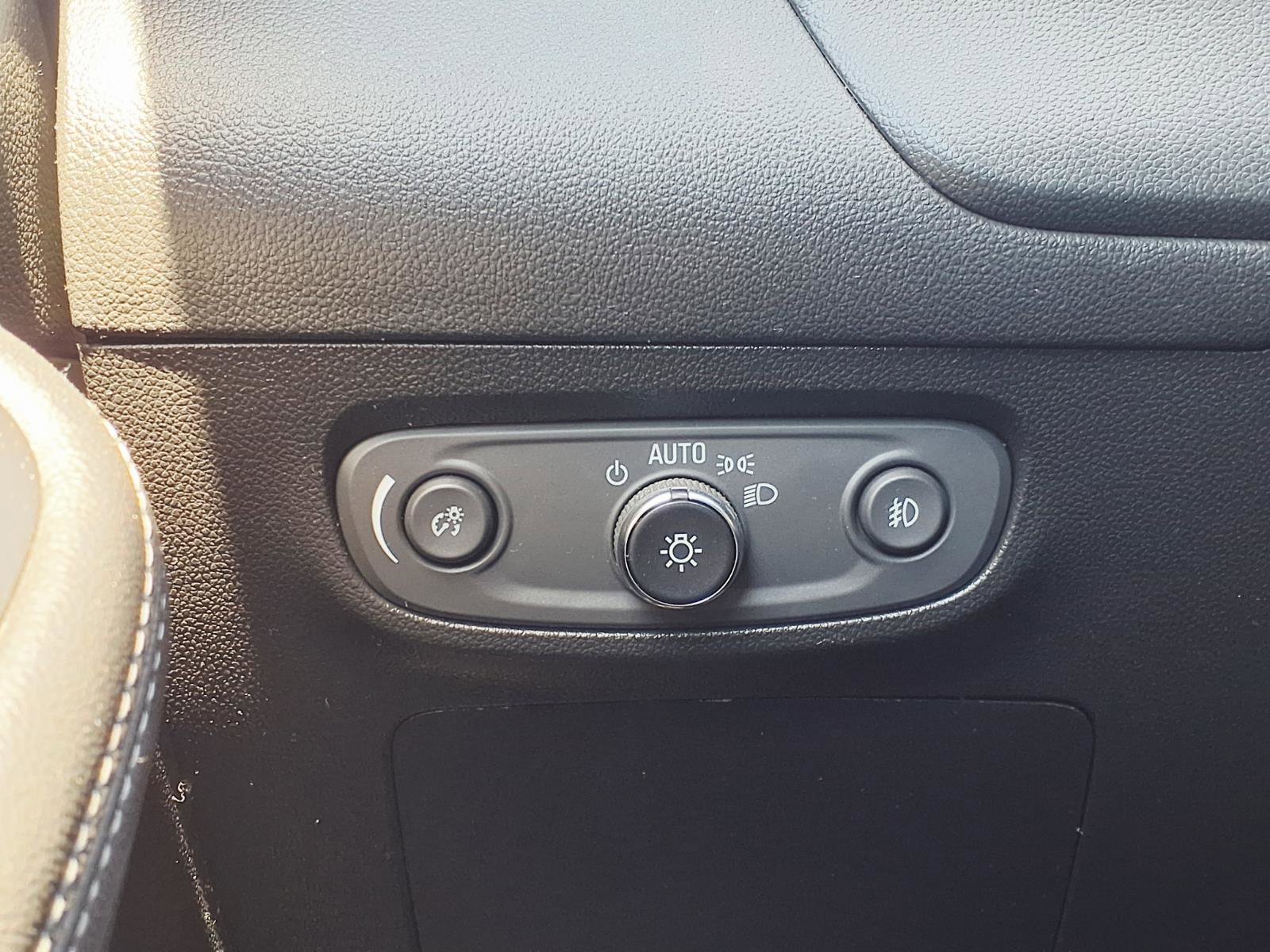 Used 2023 Buick Encore GX Select w/ Sport Touring Package image 24