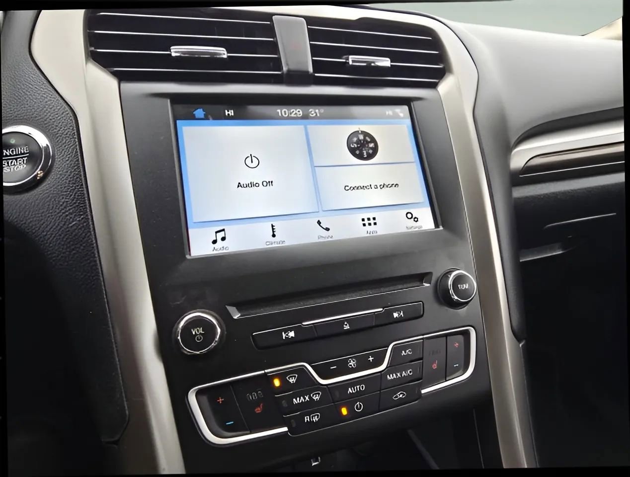 Used 2018 Ford Fusion SE w/ Fusion SE Technology Package image 24