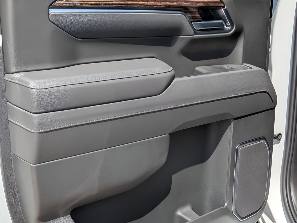 New 2026 GMC Sierra 1500 Elevation image 12