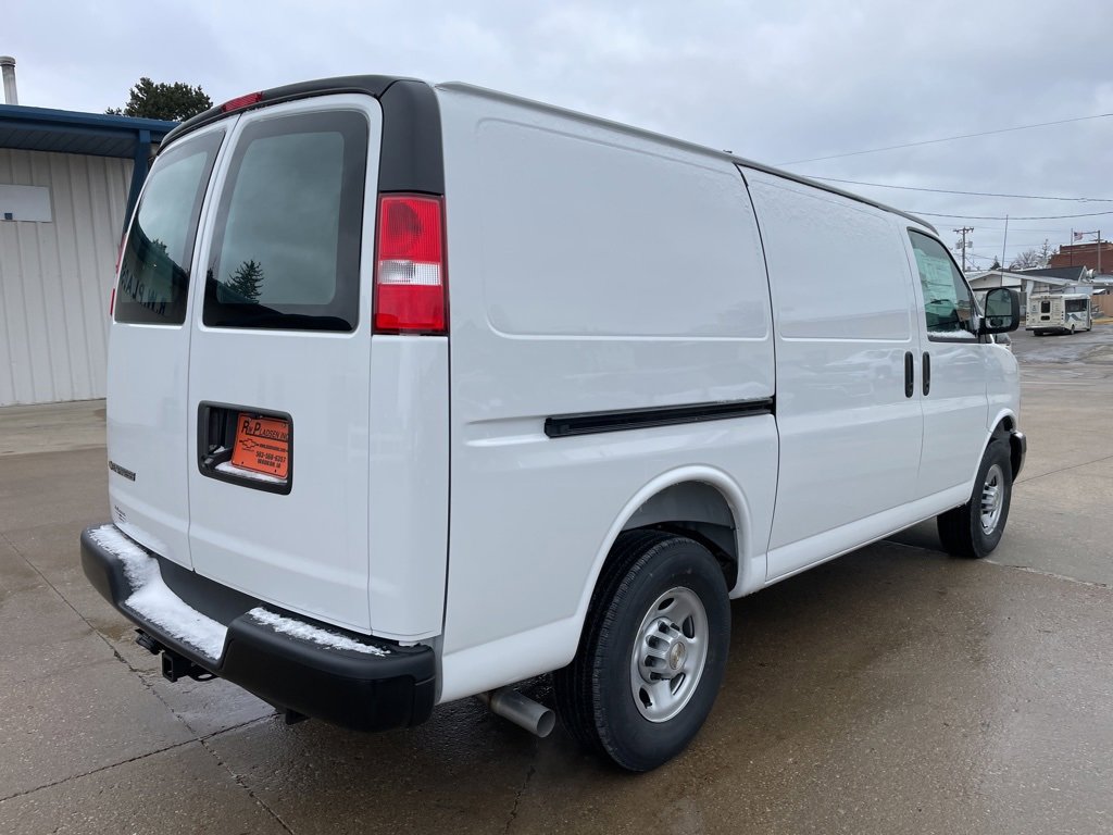 New 2025 Chevrolet Express 3500 w/ Driver Convenience Package image 9