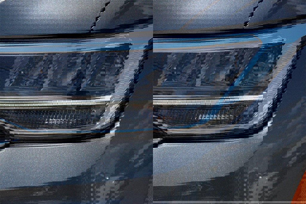 New 2024 Volkswagen Tiguan SE R-Line image 2