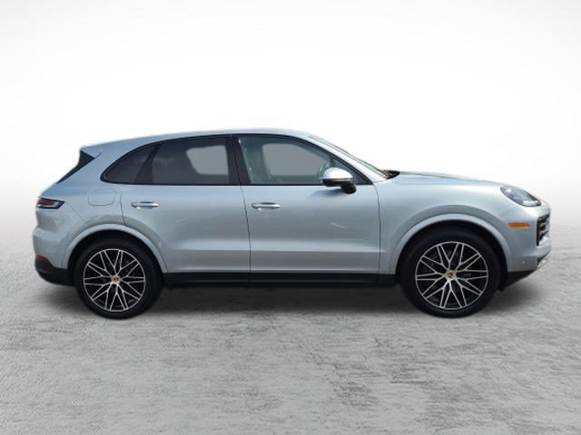 Used 2024 Porsche Cayenne AWD/4WD image 4