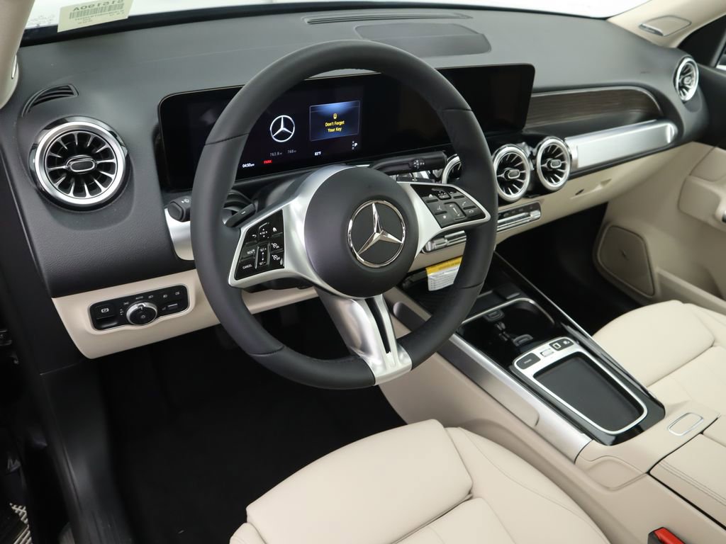 Used 2026 Mercedes-Benz GLB 250 image 9