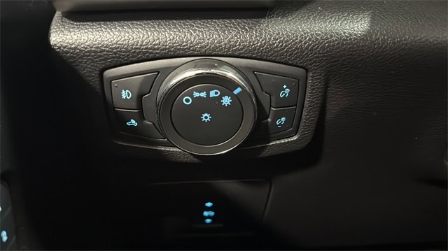 Used 2017 Ford F150 Platinum w/ Equipment Group 701A Luxury image 15