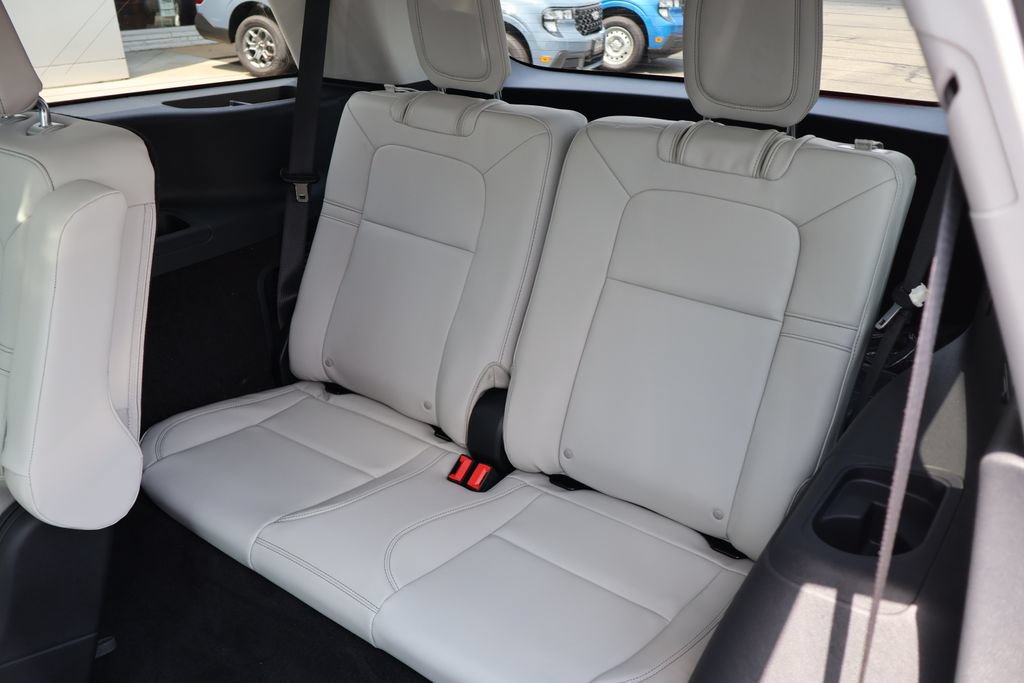 New 2026 Lincoln Aviator AWD image 22