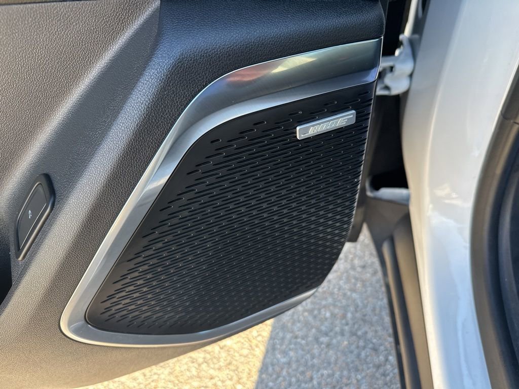 Used 2025 GMC Acadia Elevation image 21