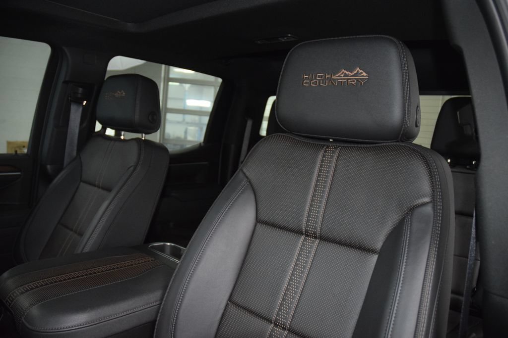 Used 2025 Chevrolet Silverado 1500 High Country AWD/4WD image 44