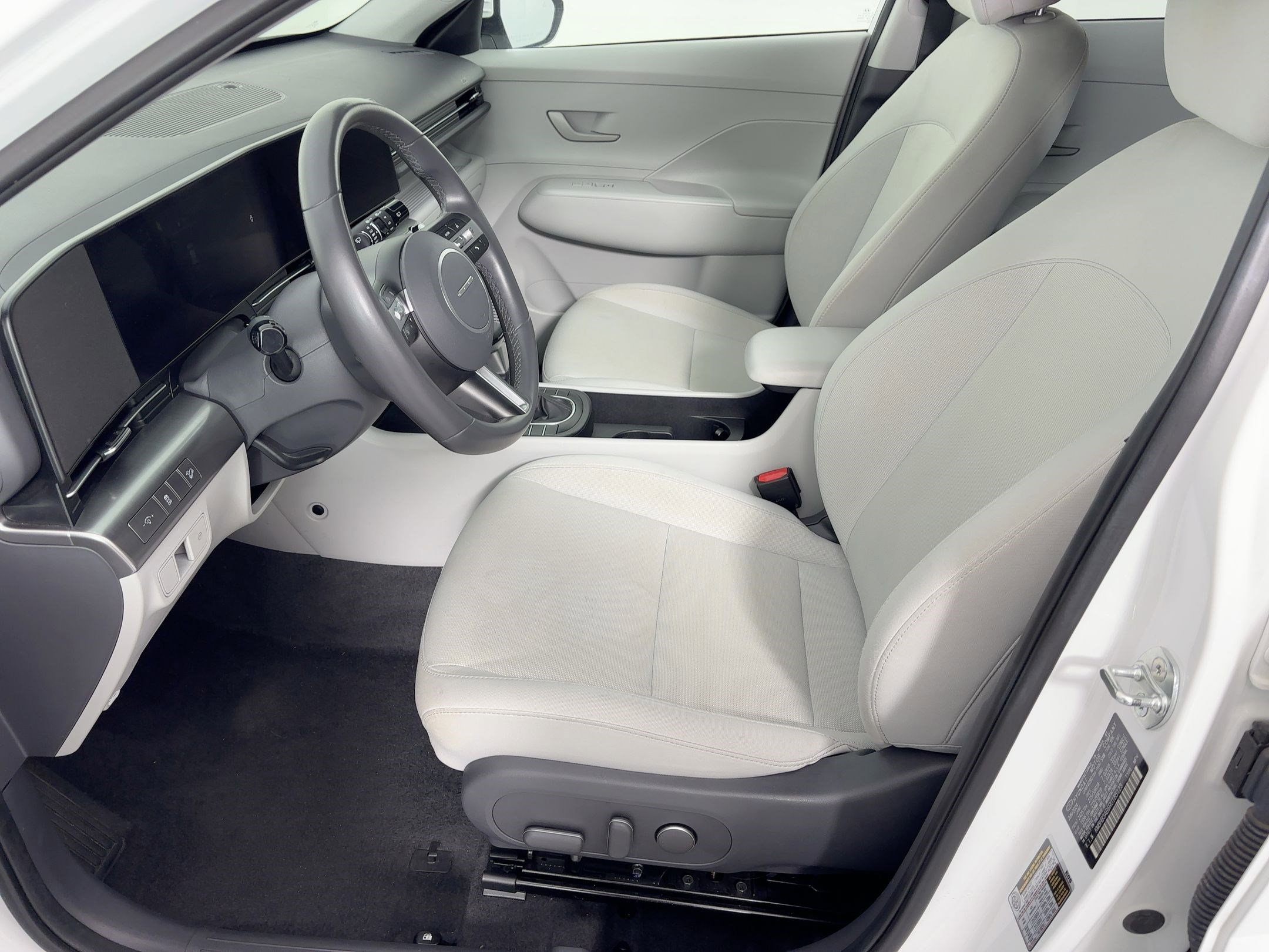 Used 2024 Hyundai Kona SEL image 5