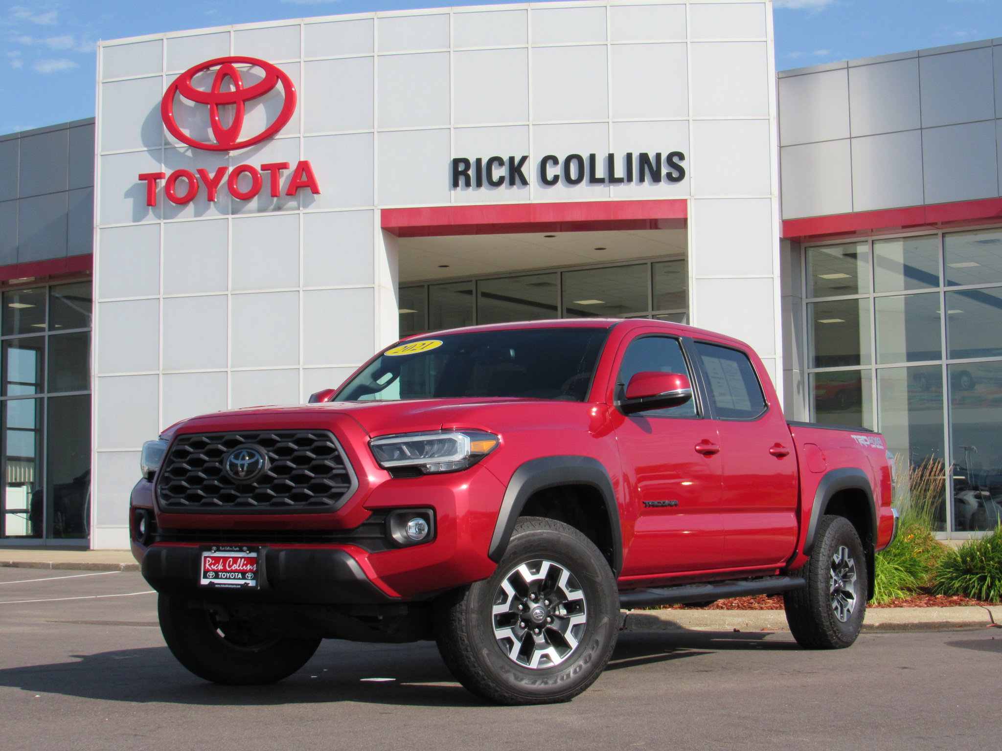 Used 2021 Toyota Tacoma TRD Off-Road w/ Blackout Package (TMS)