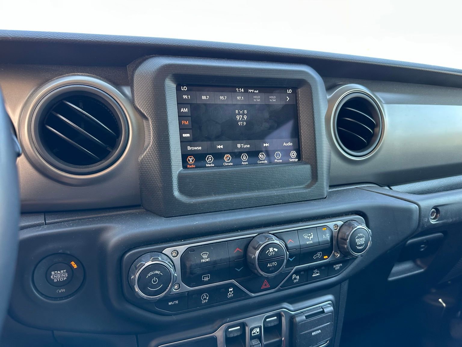 Used 2022 Jeep Wrangler Unlimited Sport image 7