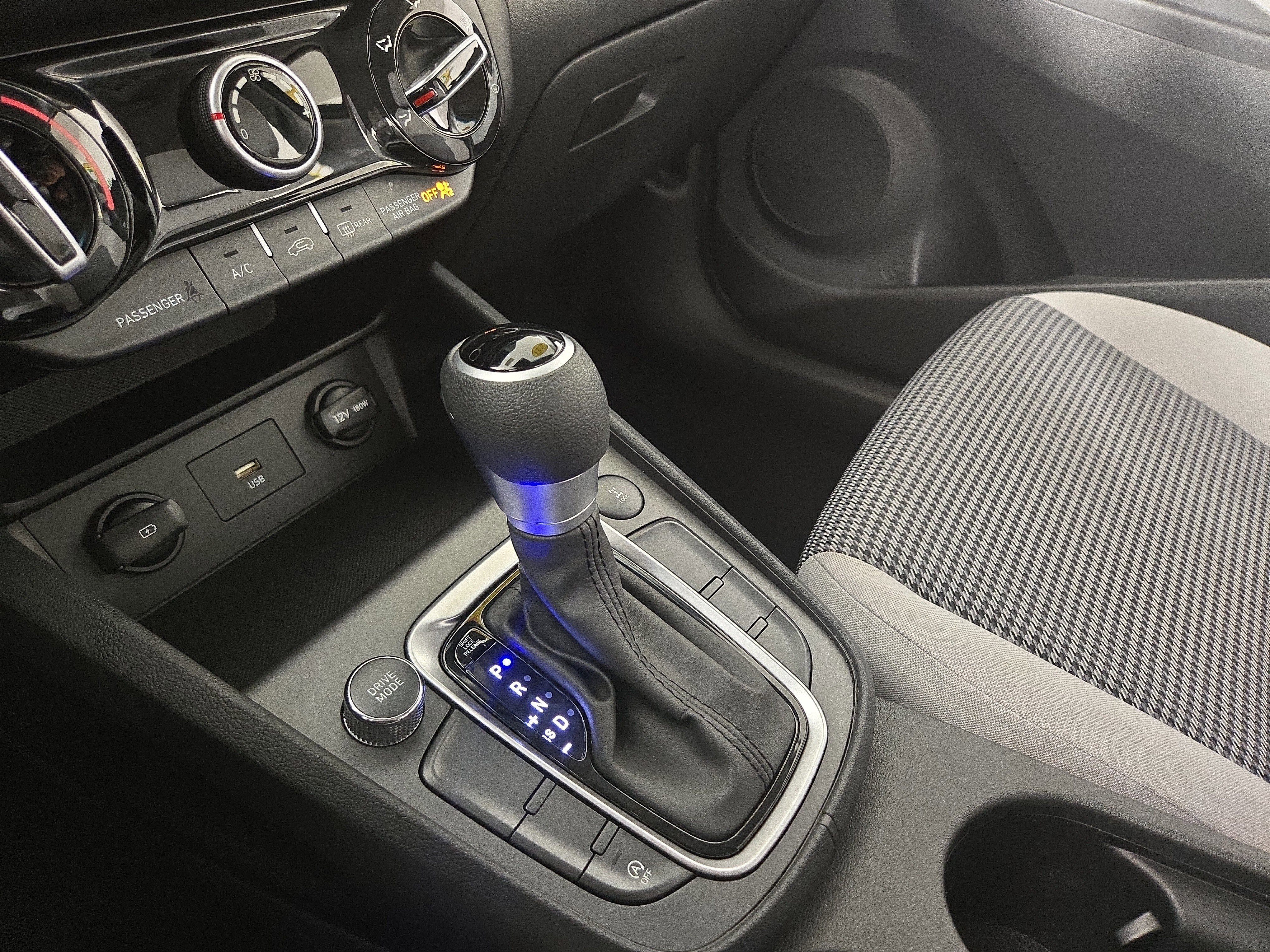 Used 2023 Hyundai Kona SE w/ Cargo Package image 22