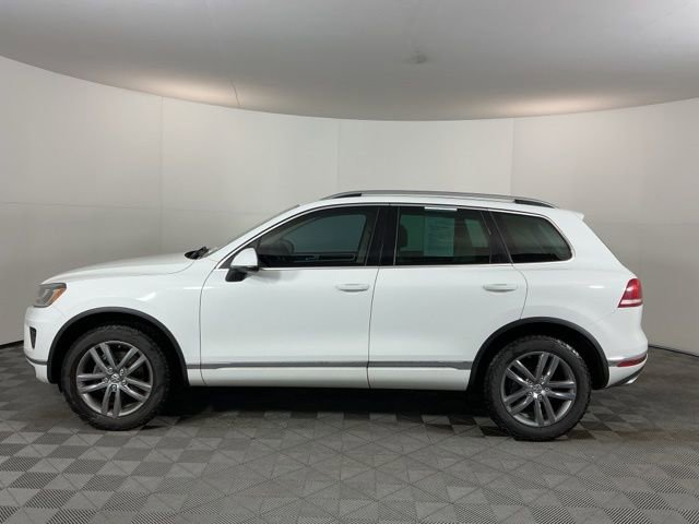 Used 2016 Volkswagen Touareg VR6 AWD/4WD image 8