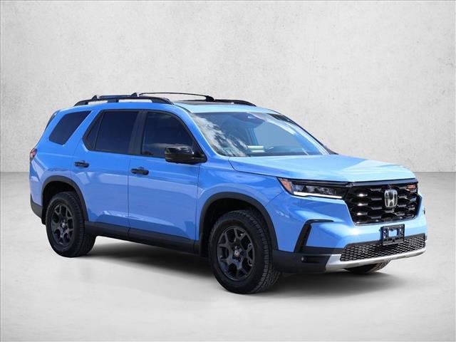 Used 2025 Honda Pilot TrailSport video 3