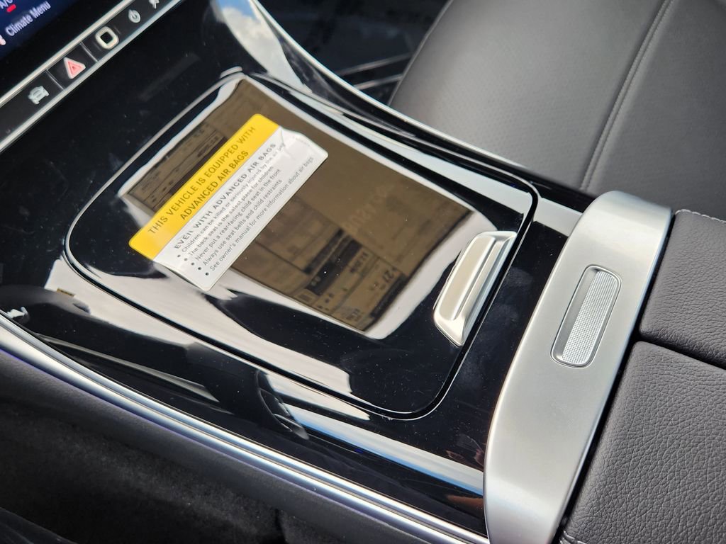 New 2025 Mercedes-Benz C 300 4MATIC Sedan image 19