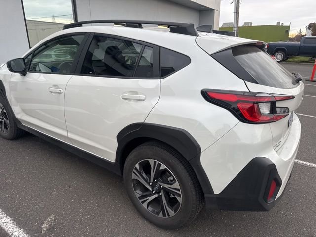 Used 2025 Subaru Crosstrek 2.0i Premium image 3