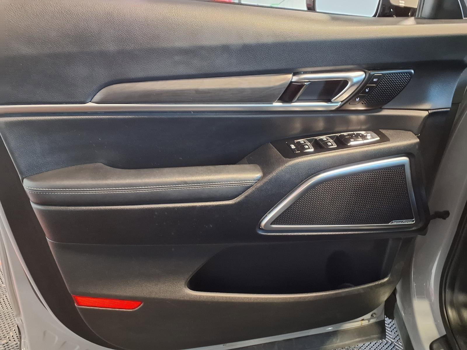 Used 2023 Kia Telluride SX Prestige X-Line AWD/4WD image 19