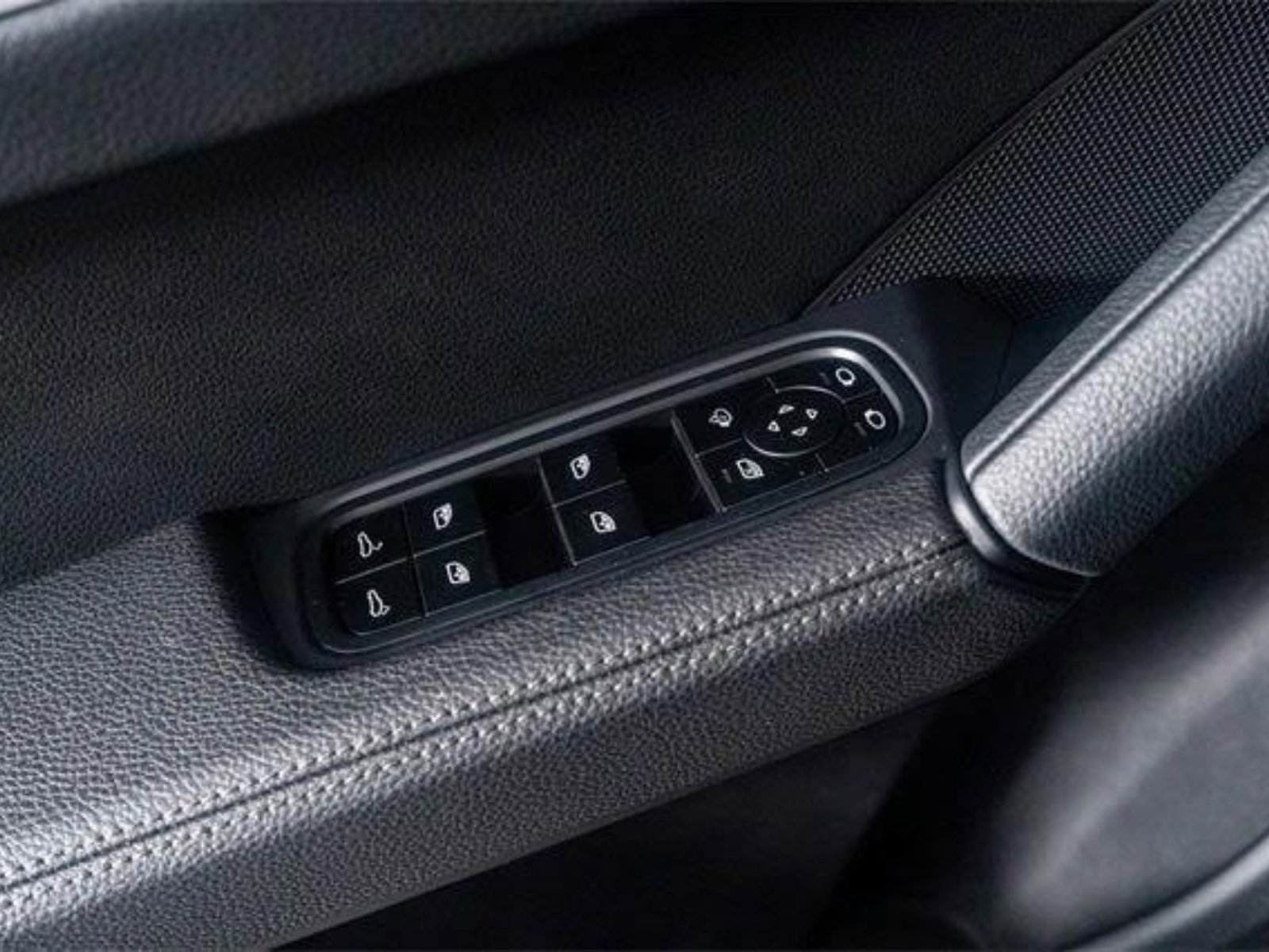 Used 2024 Porsche Cayenne image 50