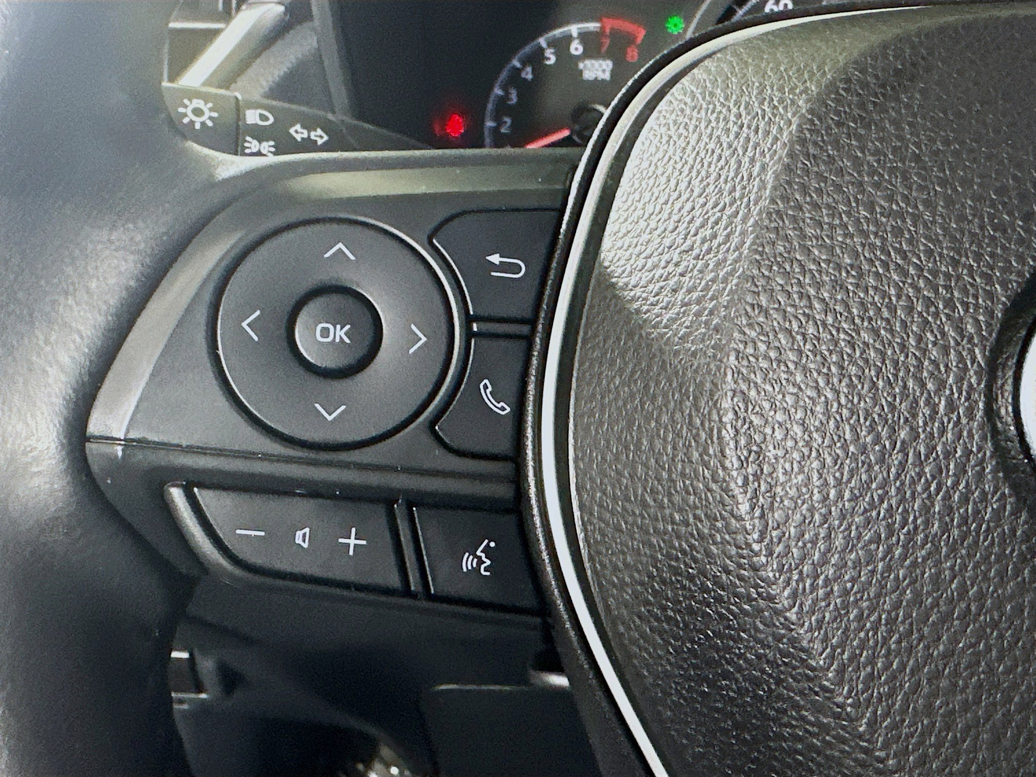 Used 2022 Toyota Corolla Cross LE image 16