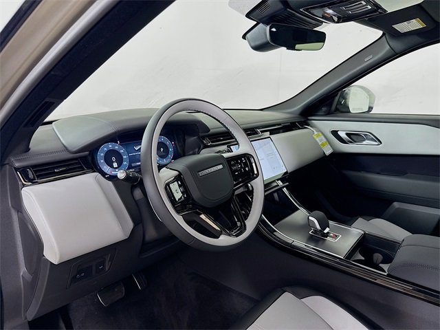 New 2026 Land Rover Range Rover Velar Dynamic SE image 9