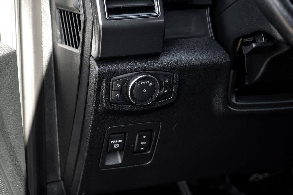 Used 2019 Ford F150 XLT w/ Equipment Group 302A Luxury AWD/4WD image 30