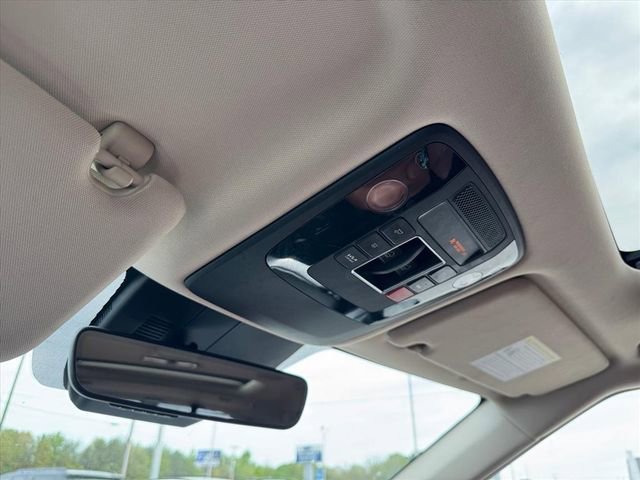 Used 2024 Kia Carnival SX Prestige image 26