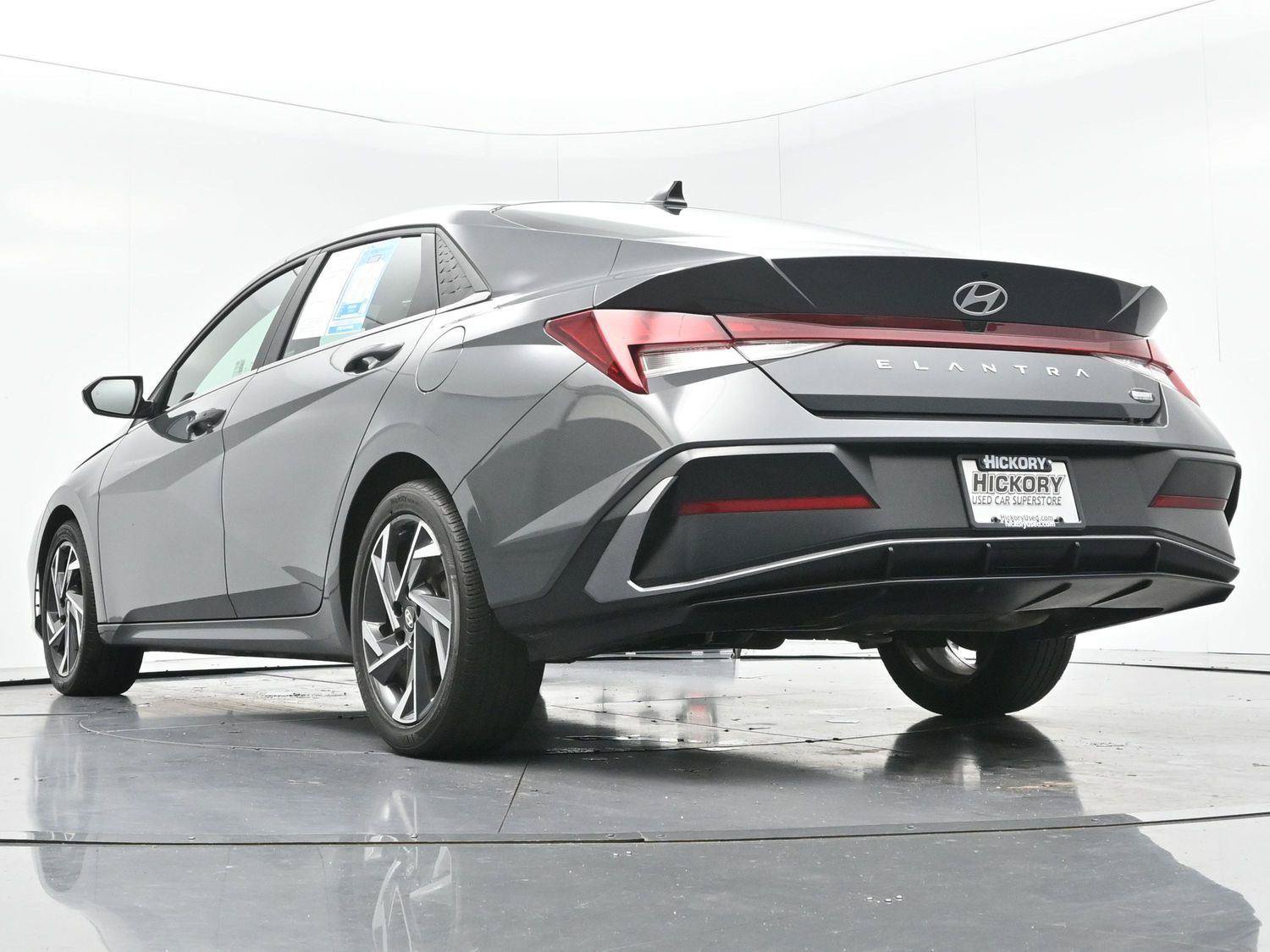Used 2024 Hyundai Elantra SEL w/ Convenience Package FWD image 50