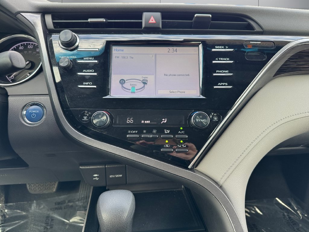 Used 2018 Toyota Camry LE FWD image 15