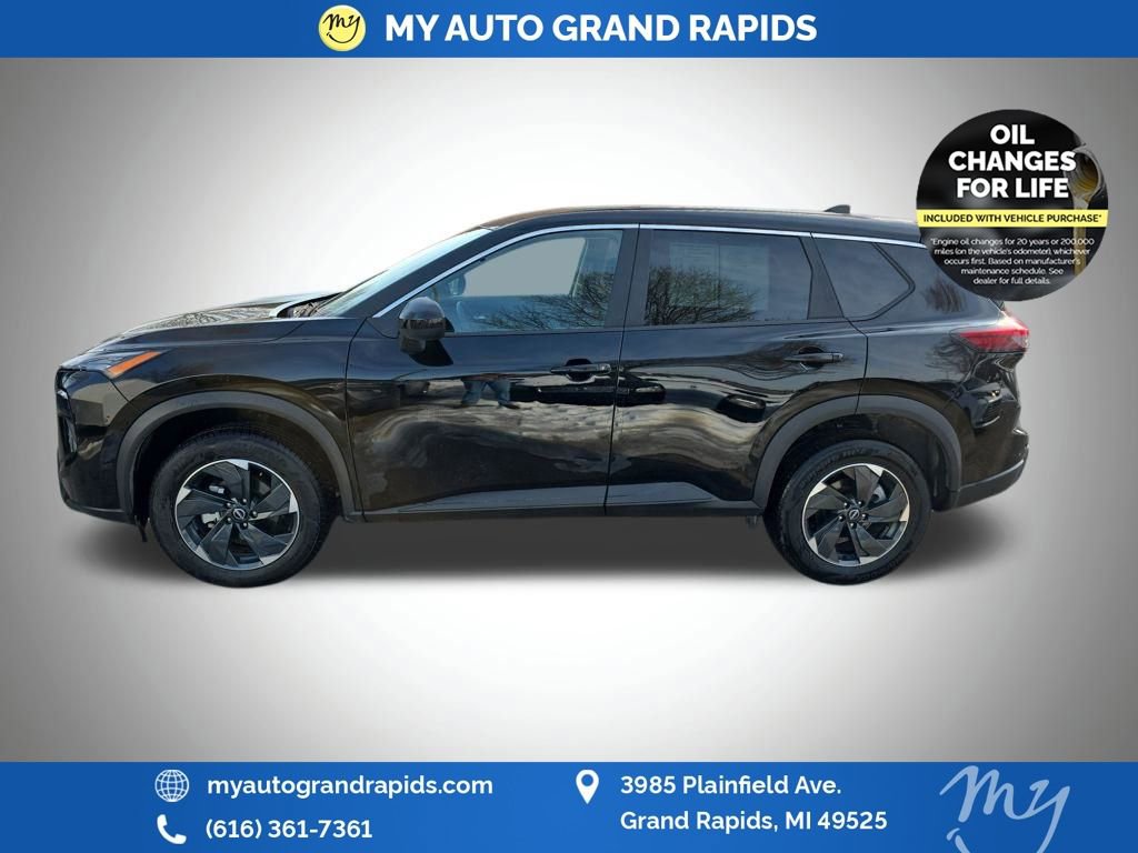 Used 2025 Nissan Rogue SV image 4