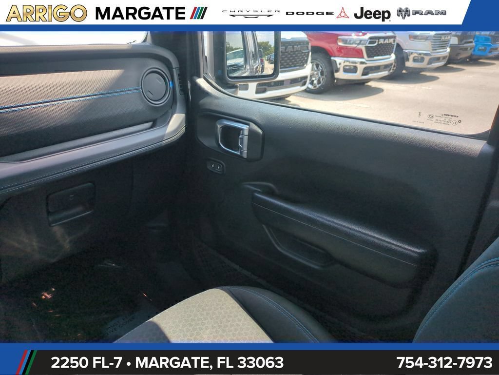 Used 2024 Jeep Wrangler Unlimited Rubicon 4xe AWD/4WD image 17