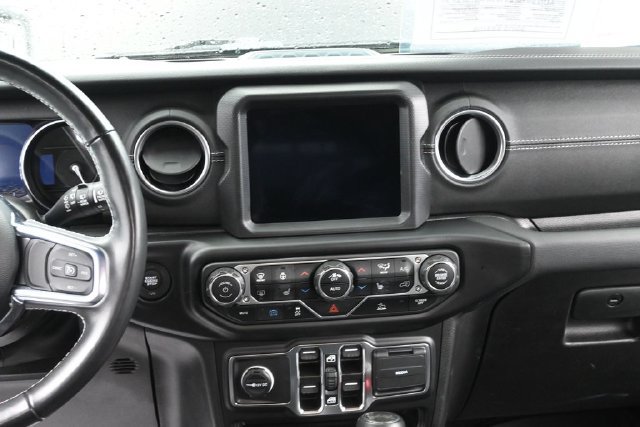 Used 2023 Jeep Wrangler Unlimited Sahara w/ Cold Weather Group AWD/4WD image 25