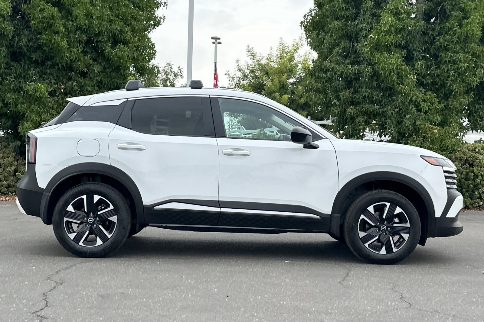 New 2026 Nissan Kicks SV w/ SV Premium Package image 3
