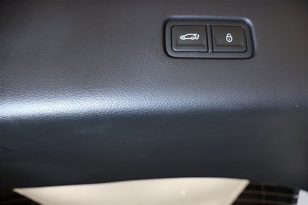 Certified 2025 Genesis GV80 2.5T Prestige AWD/4WD image 26
