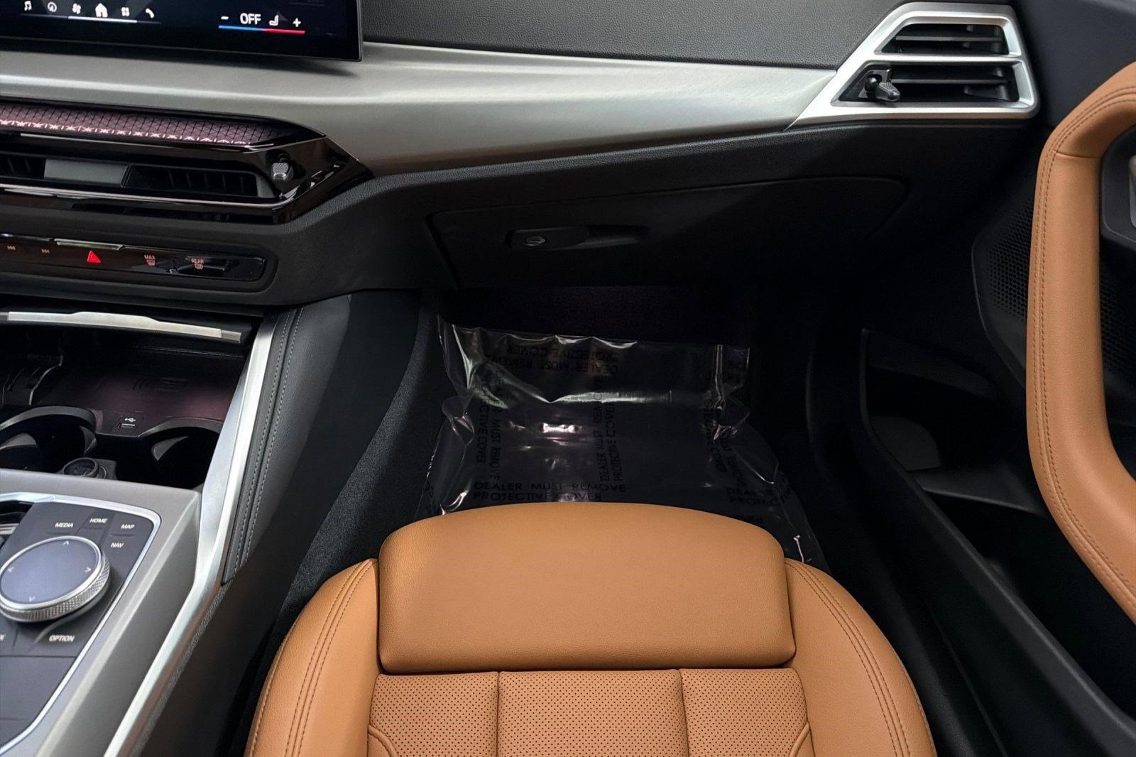 Used 2025 BMW 230i Coupe w/ M Sport Package RWD image 28
