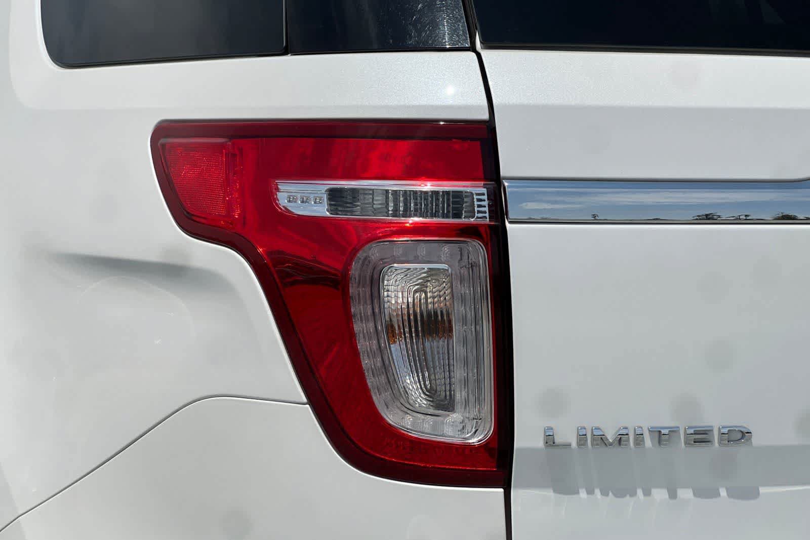 Used 2014 Ford Explorer Limited w/ Equipment Group 301A FWD image 35